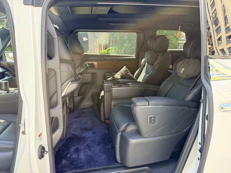 Alphard photo 4