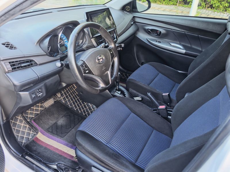 Yaris photo 4