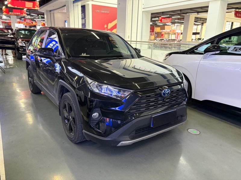 RAV4 photo 2