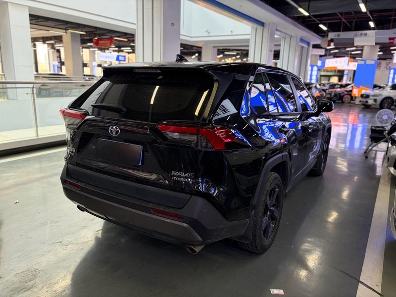RAV4 photo 3