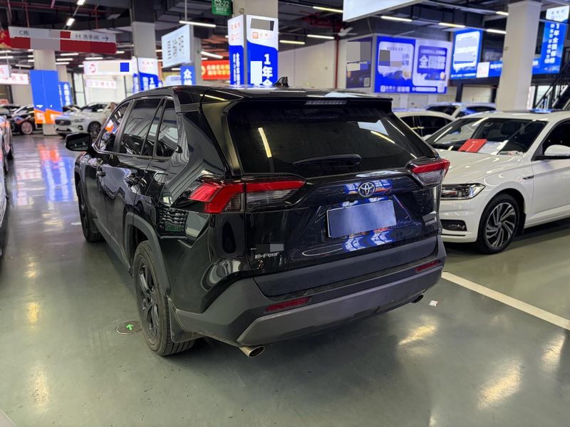 RAV4 photo 4