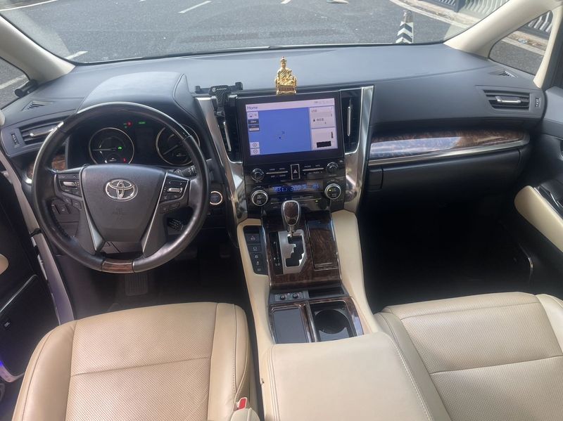Alphard photo 5