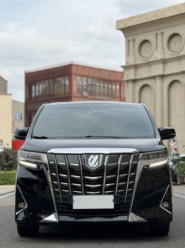 Alphard photo 2