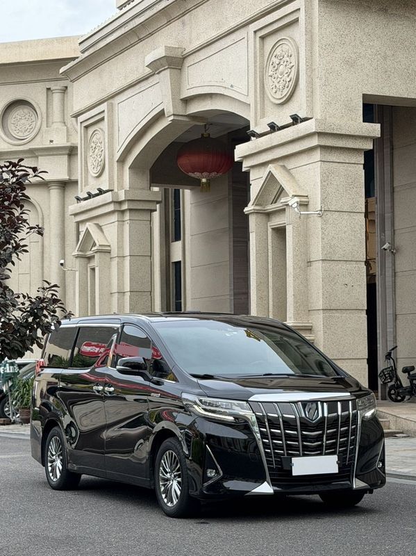 Alphard photo 3