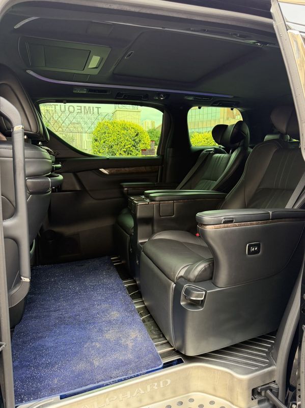 Alphard photo 5