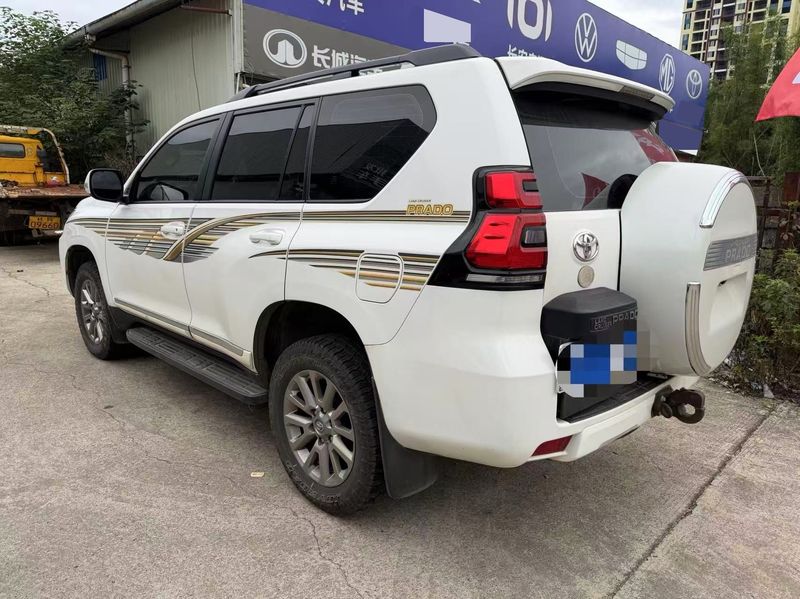 Land Cruiser Prado photo 5