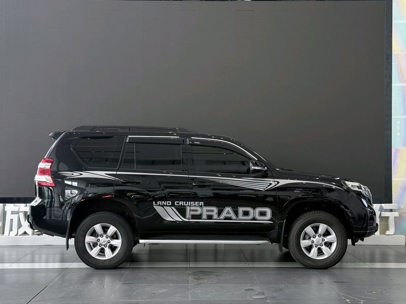Land Cruiser Prado photo 3