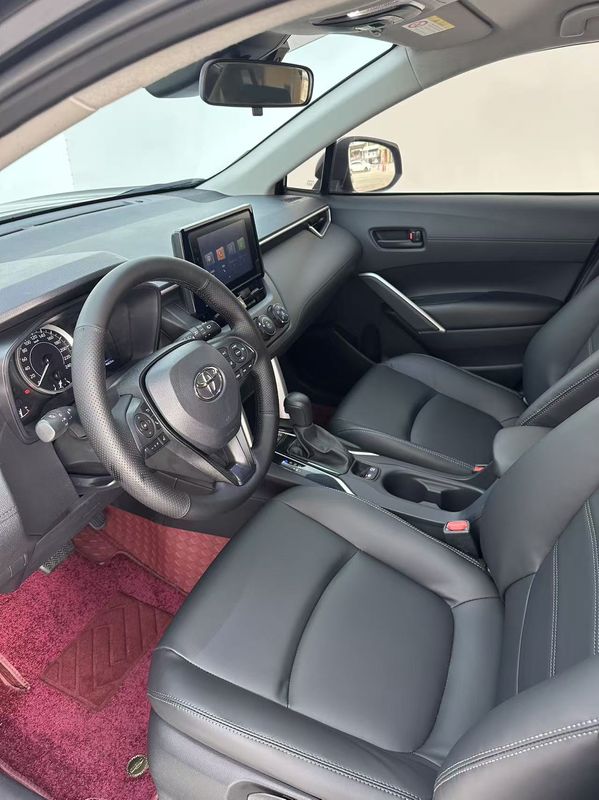 Corolla Cross photo 5