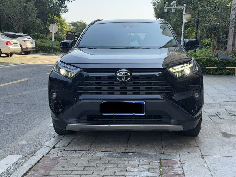 RAV4 photo 2