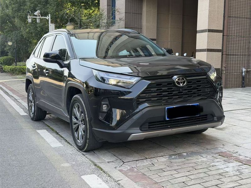 RAV4 photo 3