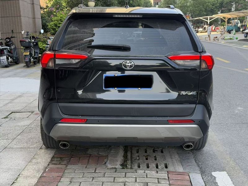 RAV4 photo 4