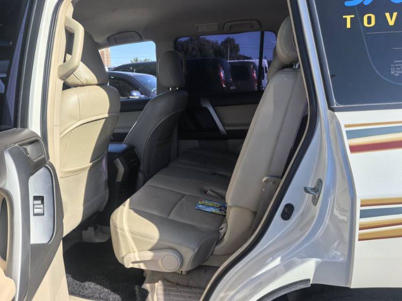Land Cruiser Prado photo 5