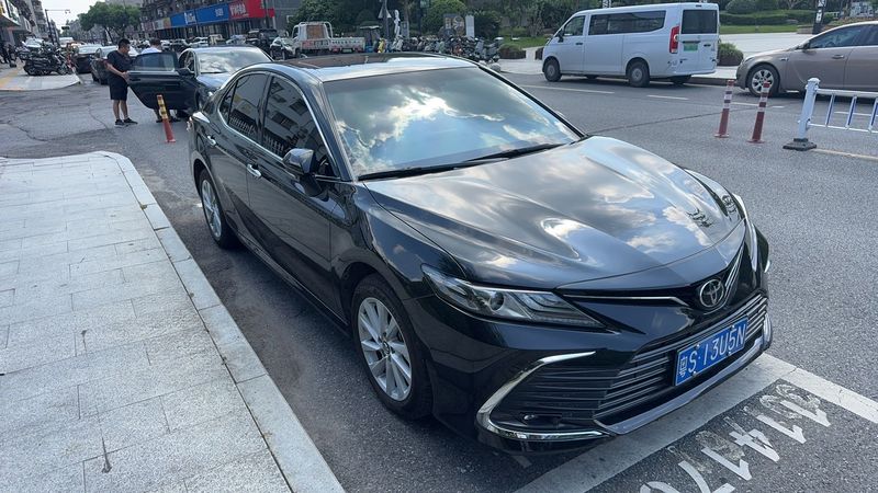 Camry photo 2