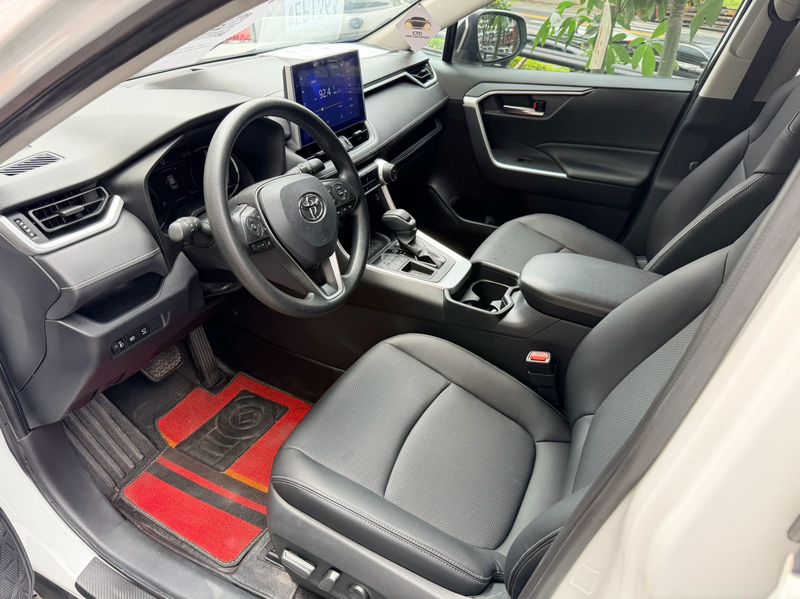 RAV4 photo 4