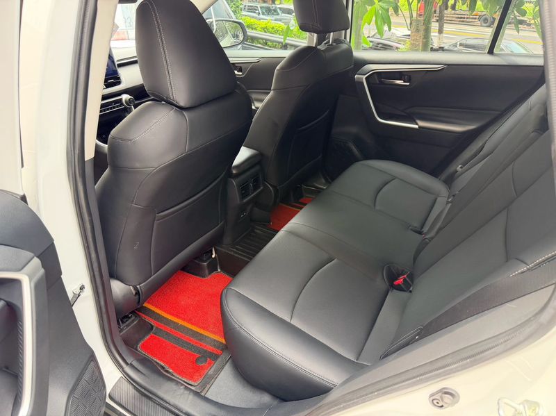 RAV4 photo 5