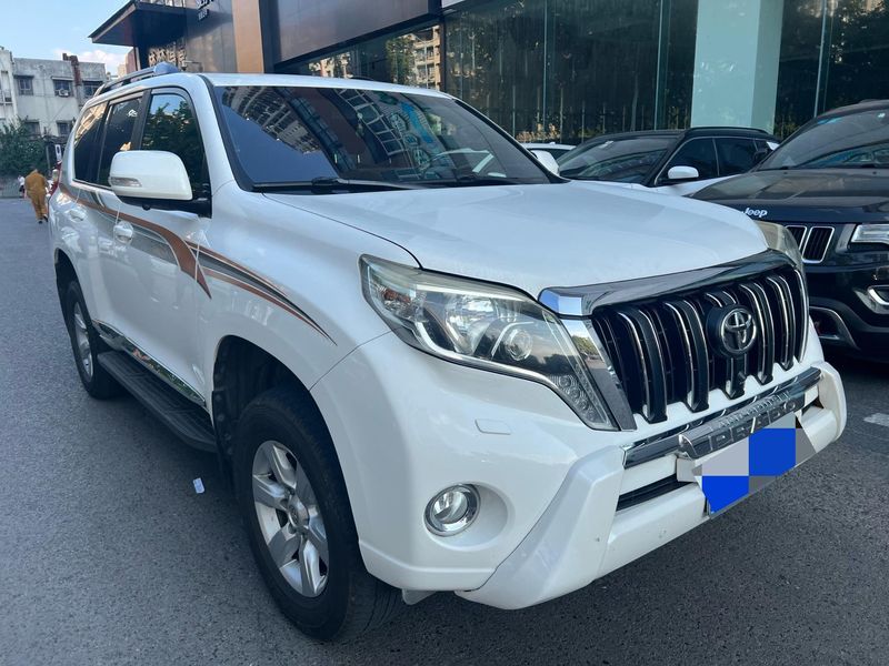 Land Cruiser Prado photo 2