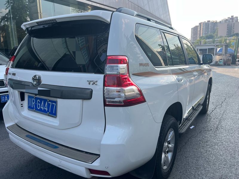 Land Cruiser Prado photo 3