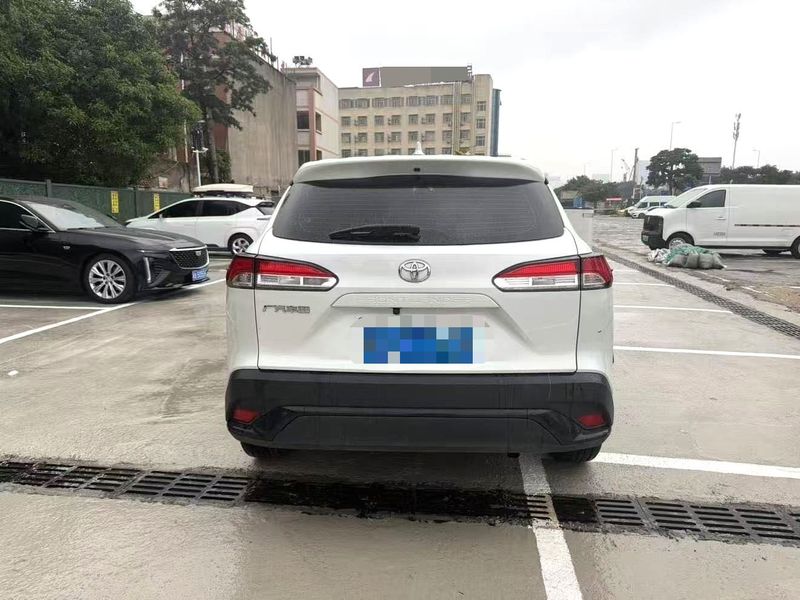 Corolla Cross photo 5