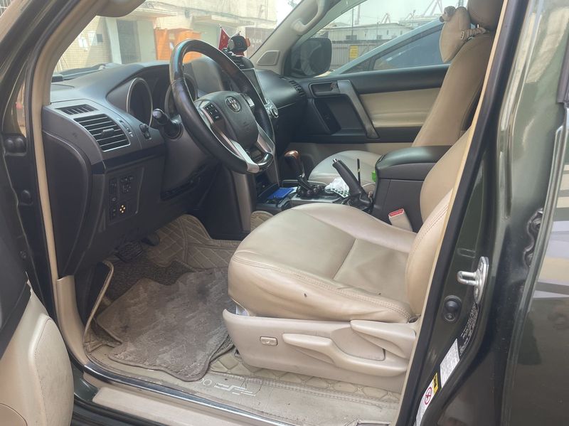 Land Cruiser Prado photo 2