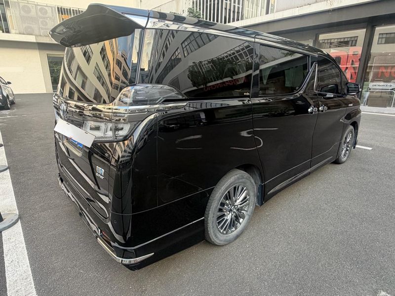 Vellfire photo 3