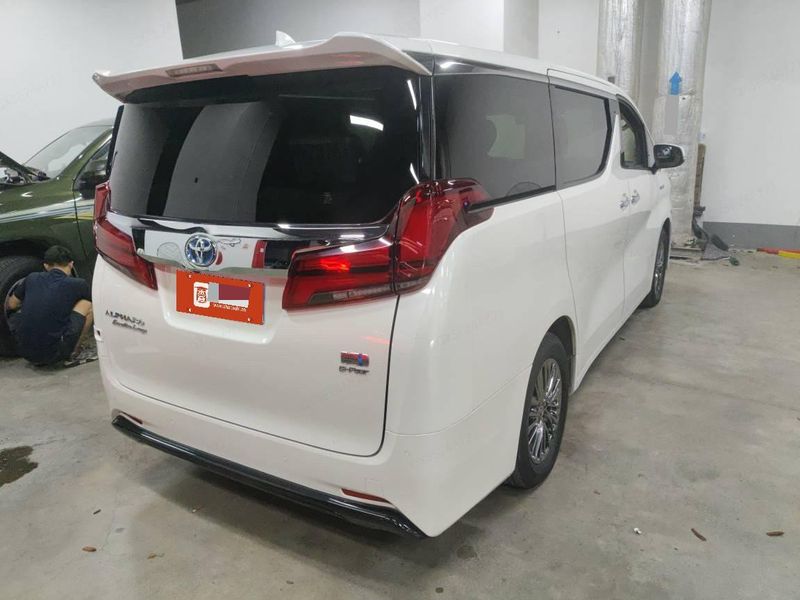 Alphard photo 5