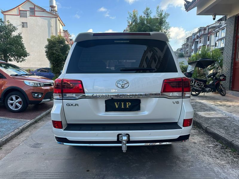Land Cruiser photo 4