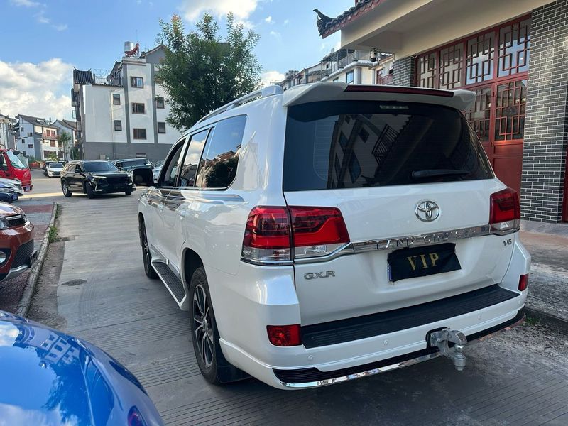 Land Cruiser photo 5