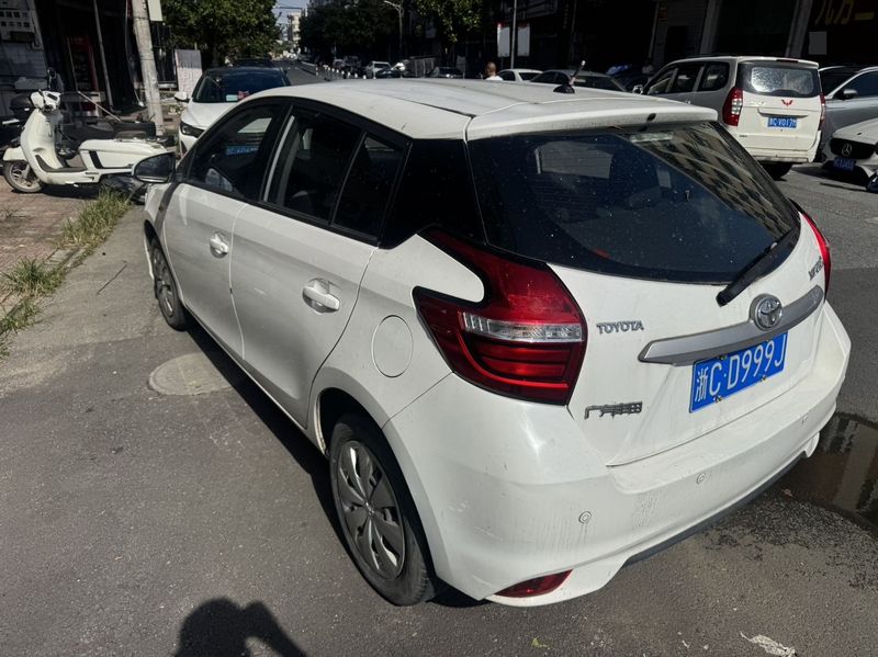 Yaris photo 4