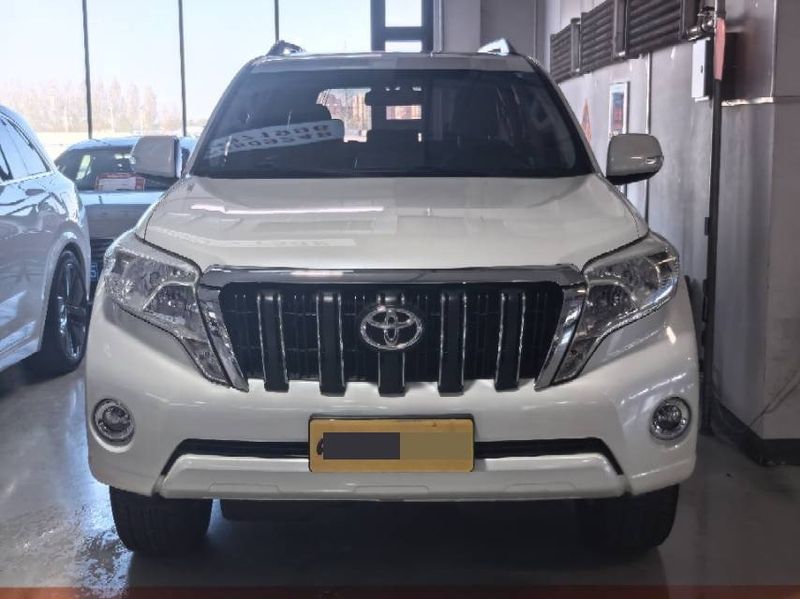 Land Cruiser Prado photo 2