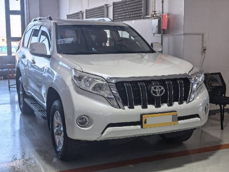 Land Cruiser Prado photo 3