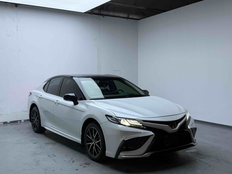 Camry photo 2