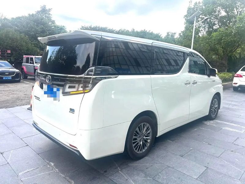 Vellfire photo 5