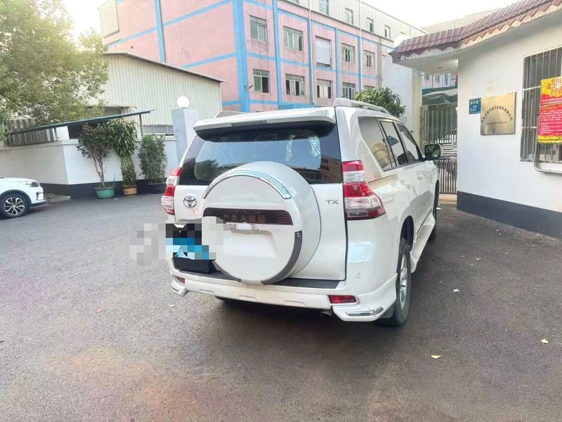 Land Cruiser Prado photo 2