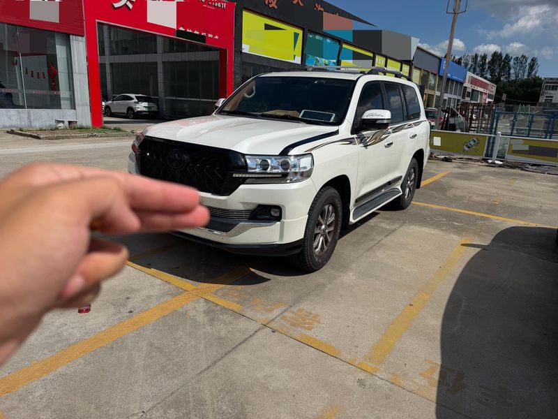Land Cruiser