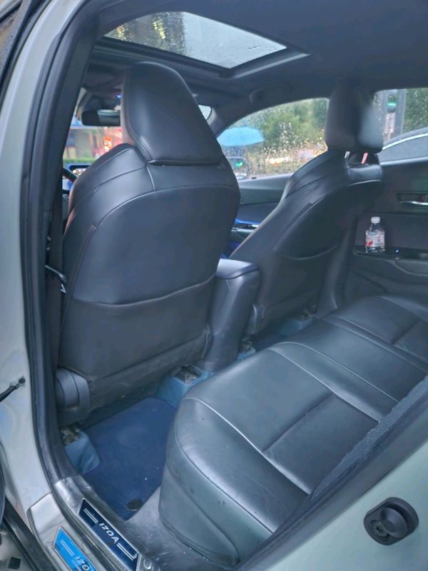 C-HR photo 5