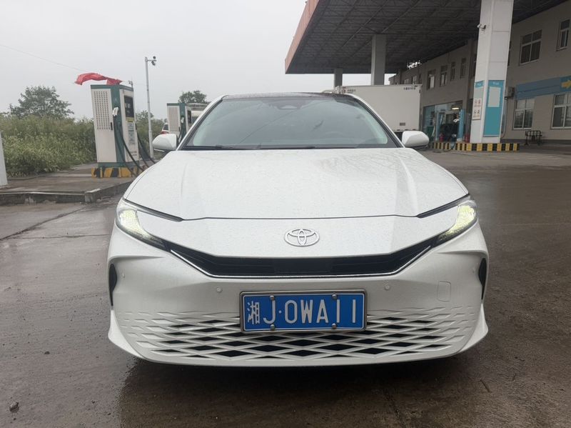 Camry photo 2