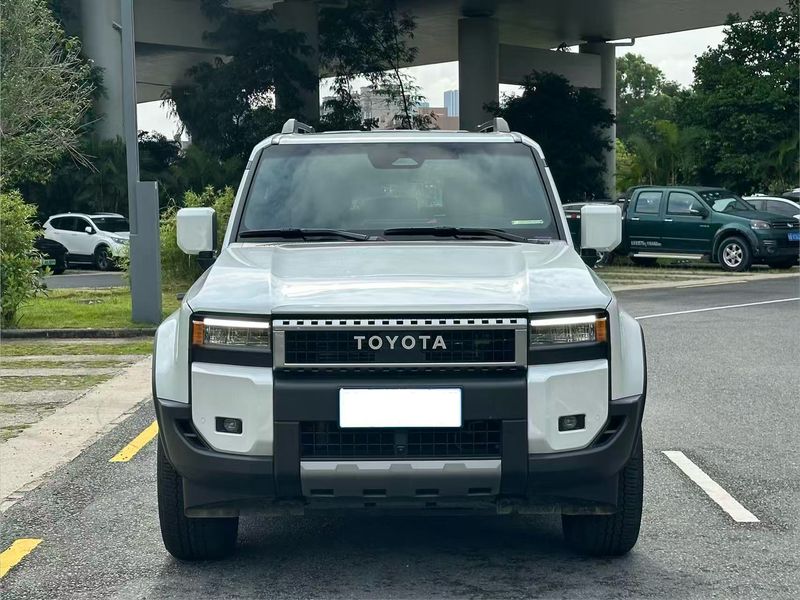 Land Cruiser Prado photo 2