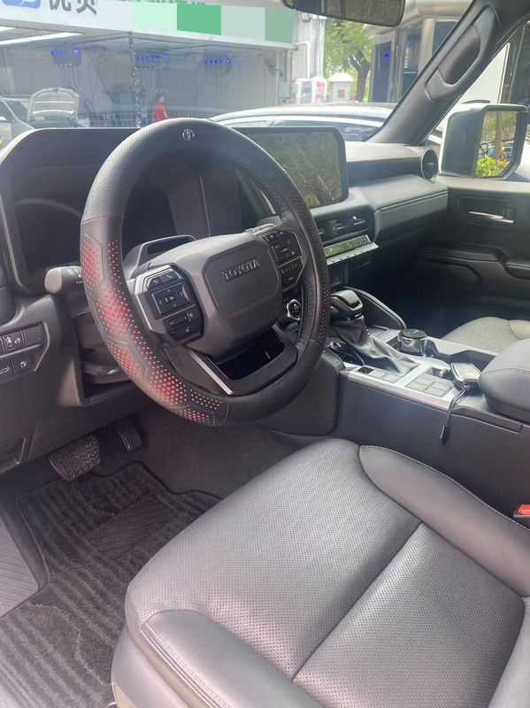 Land Cruiser Prado photo 5