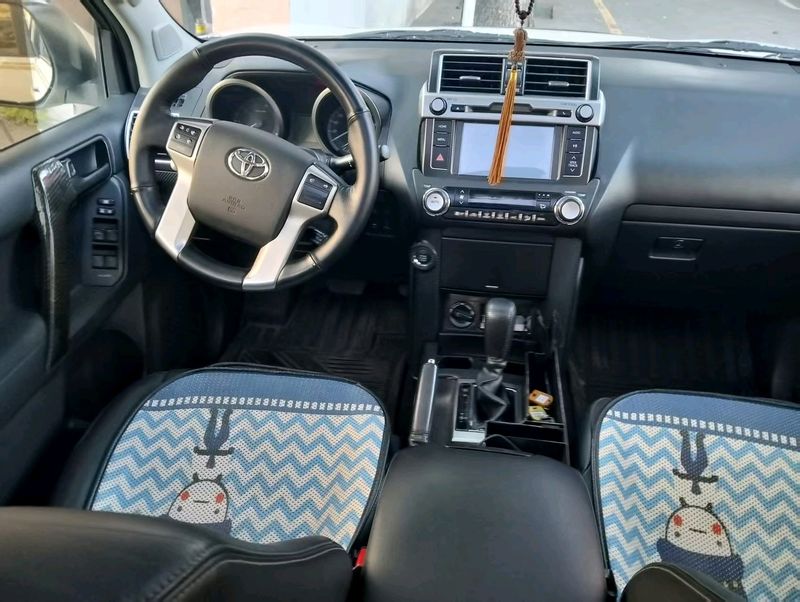 Land Cruiser Prado photo 3