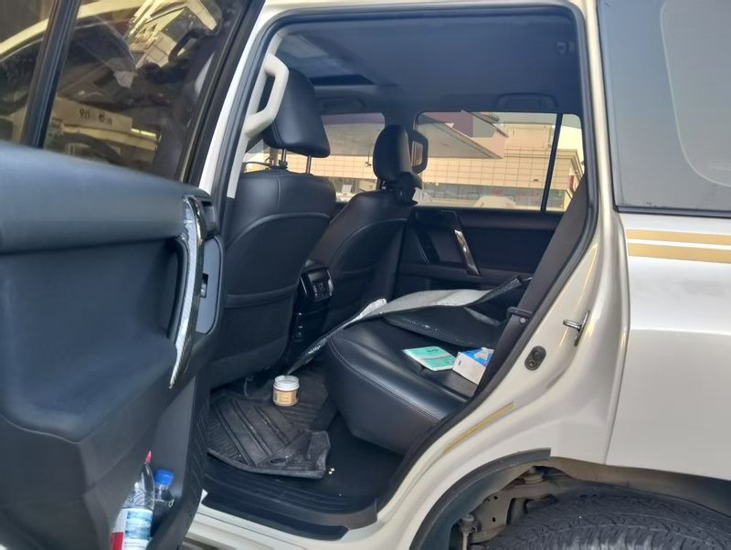Land Cruiser Prado photo 4