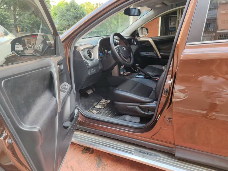 RAV4 photo 3