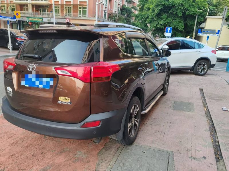 RAV4 photo 5