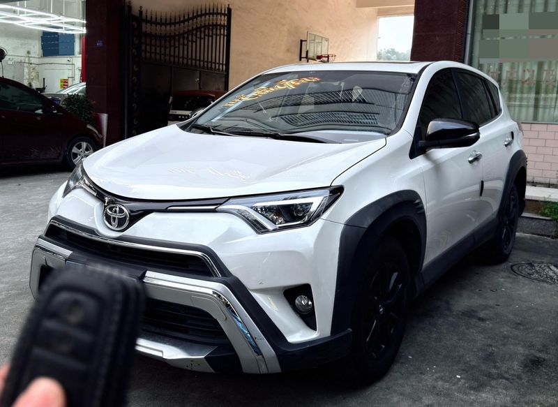 RAV4