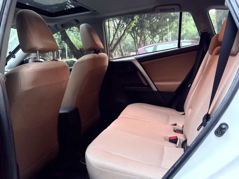 RAV4 photo 4