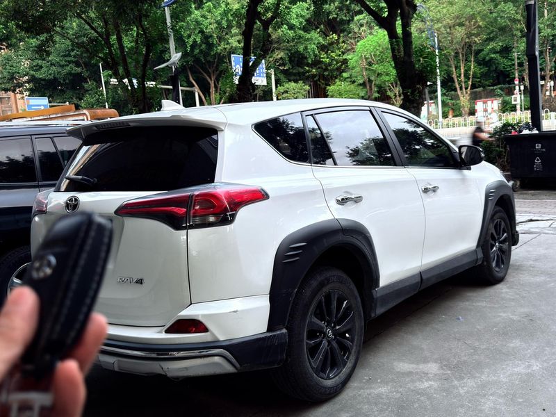 RAV4 photo 5