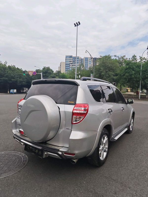 RAV4 photo 5