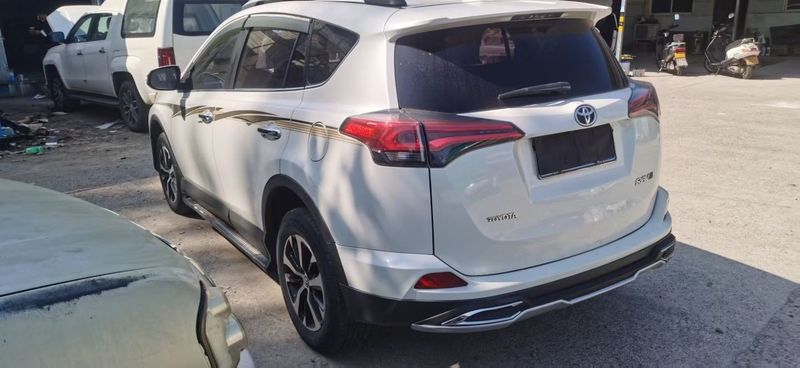 RAV4 photo 2