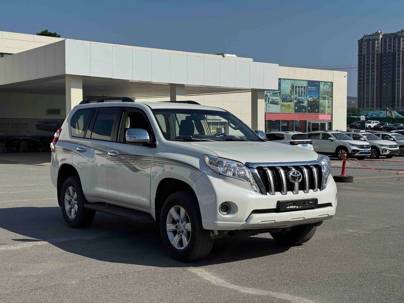 Land Cruiser Prado photo 2