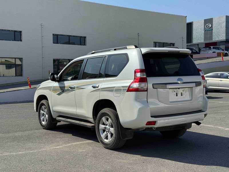 Land Cruiser Prado photo 5
