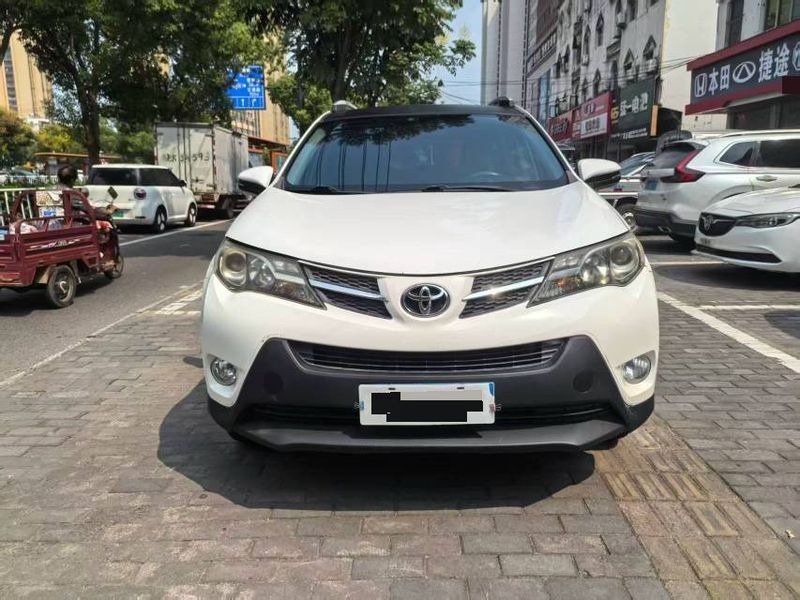 RAV4 photo 2